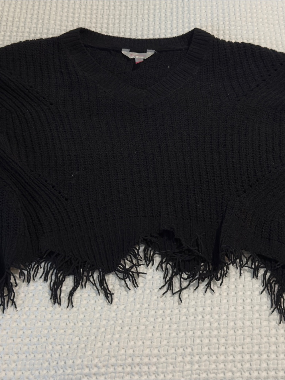 Black Frayed Hem Cropped V-Neck Sweater